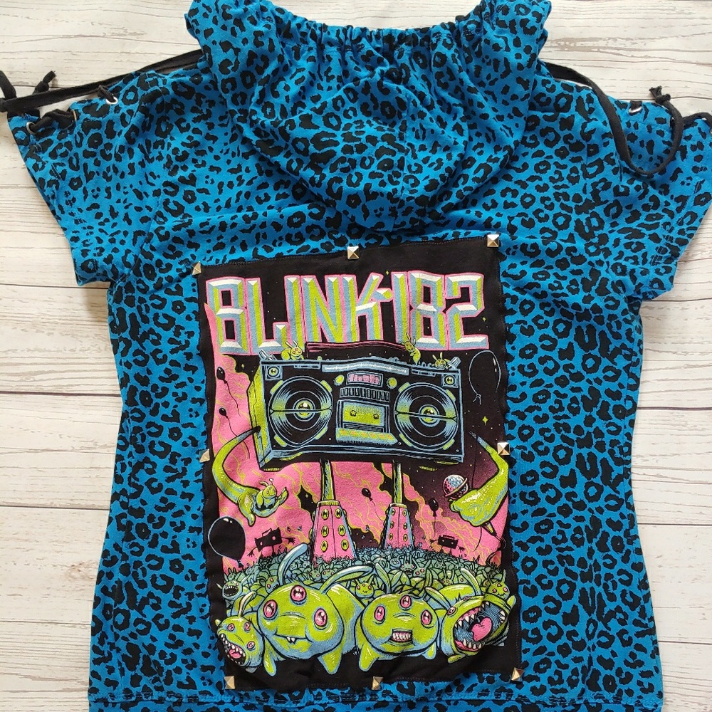 Blink 182 short sleeve, zip Hoodie